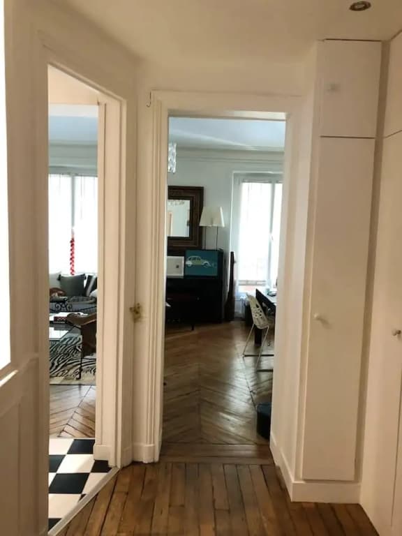 Apartment with One Bedroom in Paris, with Wonderful City View And Wifi - photo 4