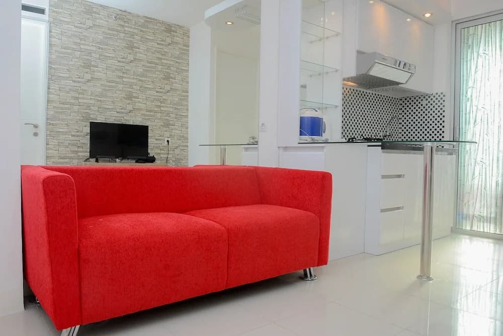 2BR Comfy Bassura City Apartment - photo 4