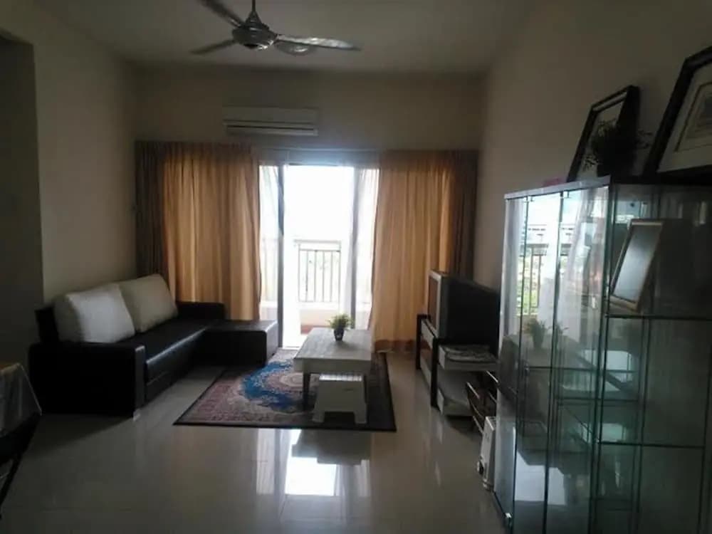 8 O Clock Lodge Condo Bandar Utama - main photo