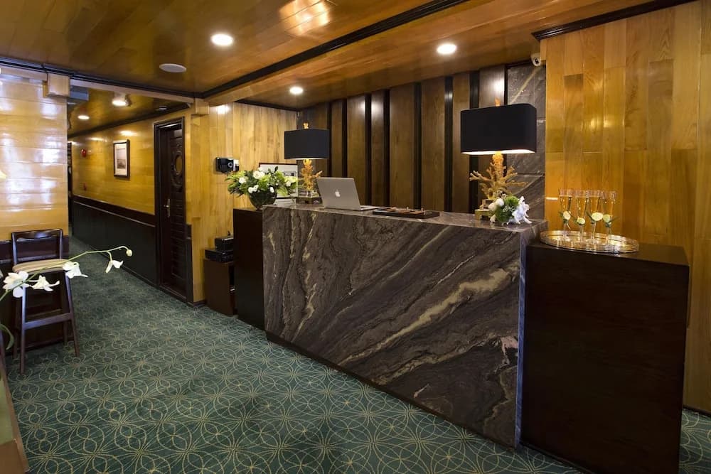 Hera Cruises - main photo