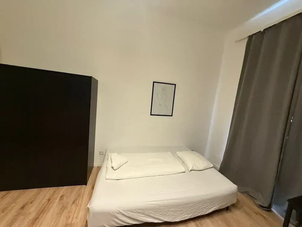 Chic 1BR Apt Steps from Schönbrunn - photo 1