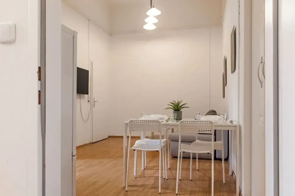 Urban Haven 1BR With 1LR Downtown - photo 9