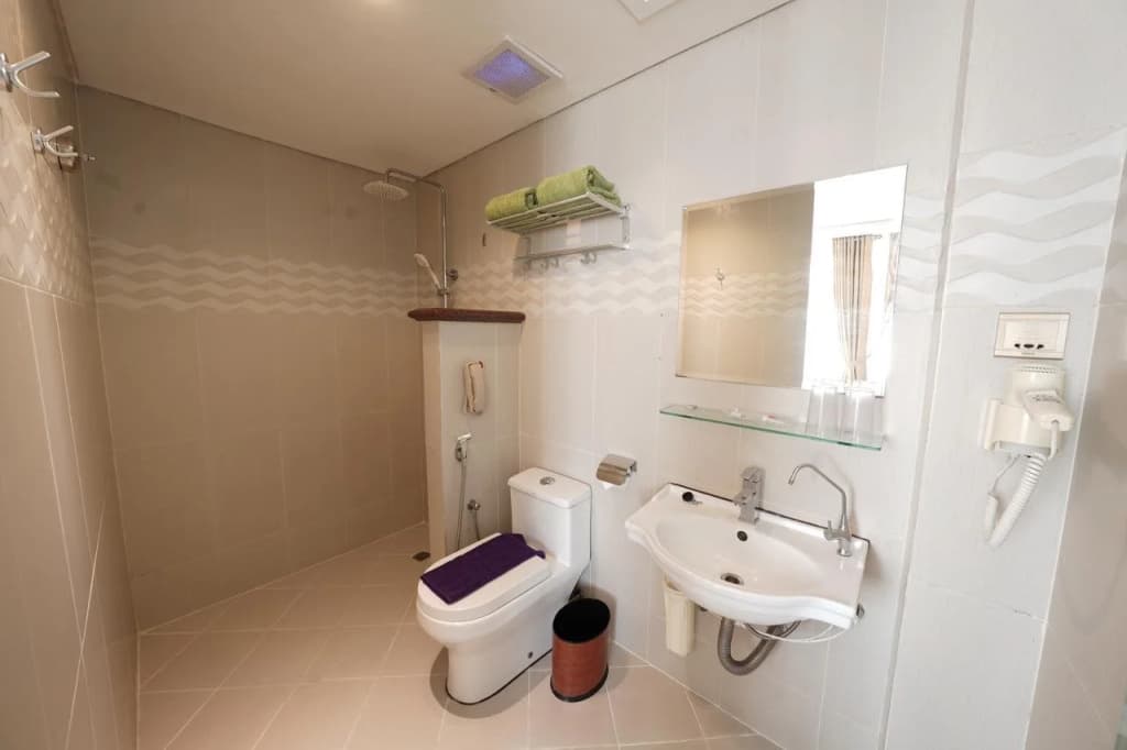 Heef Hotel Pasar Baru - photo 8