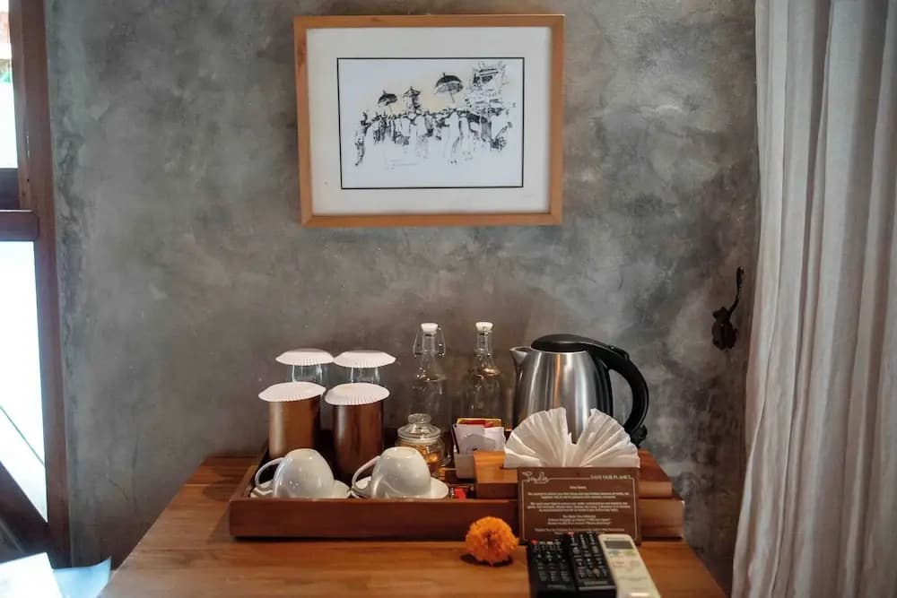 The Sender Pool Suite - photo 39