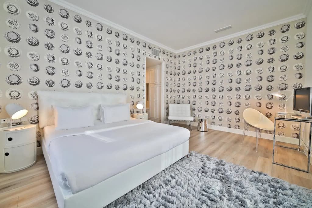 Friday Hotel - photo 5