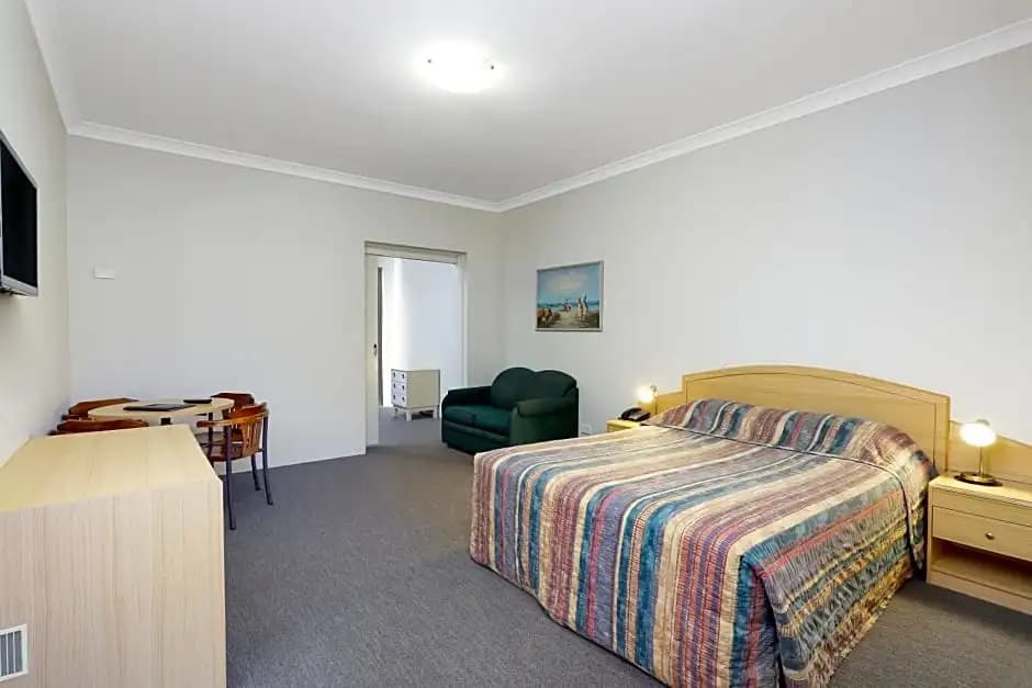 Gateway Motel Vineyard - photo 2
