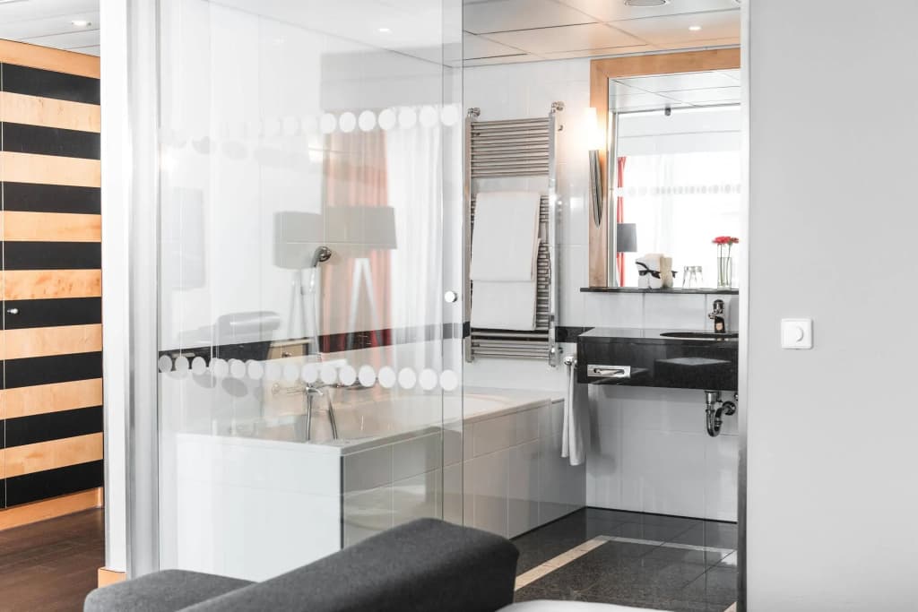 Swissotel Amsterdam - photo 10