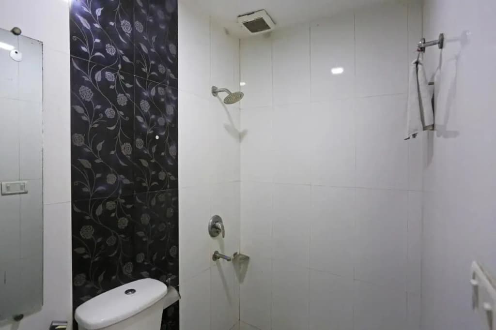 Hotel Sterling In Inn - photo 21