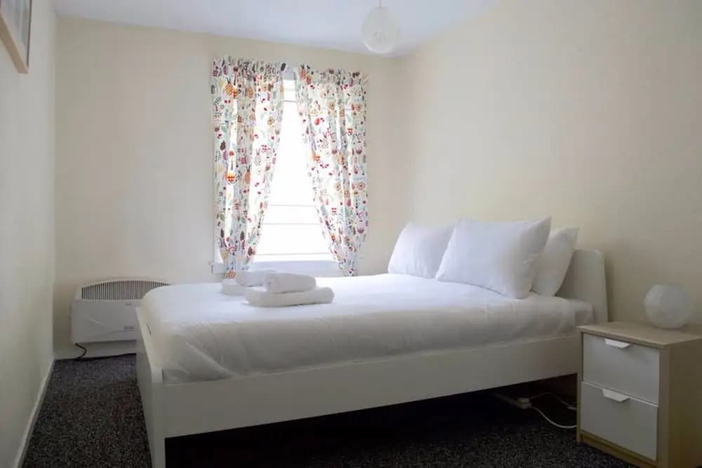 1 Bedroom Flat In Old Town - photo 1
