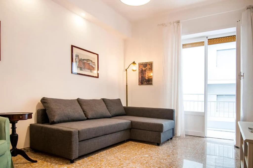 Vatican Museums Roomy Apartment - photo 10