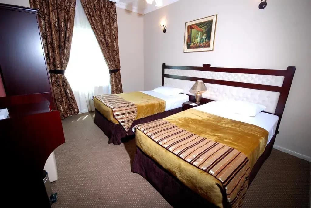 Al Bustan Hotel - photo 5