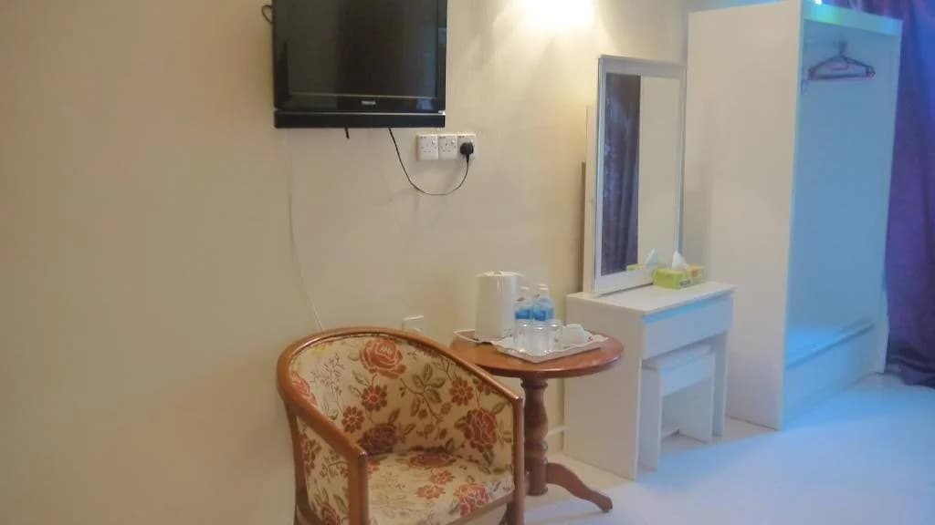 OYO 90010 Hotel Natalia Villa Inapan - photo 4