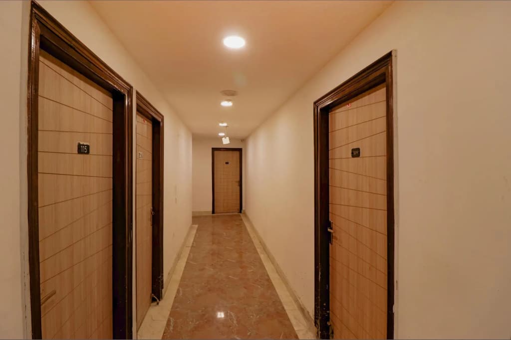 FabHotel Royal Inn - photo 8