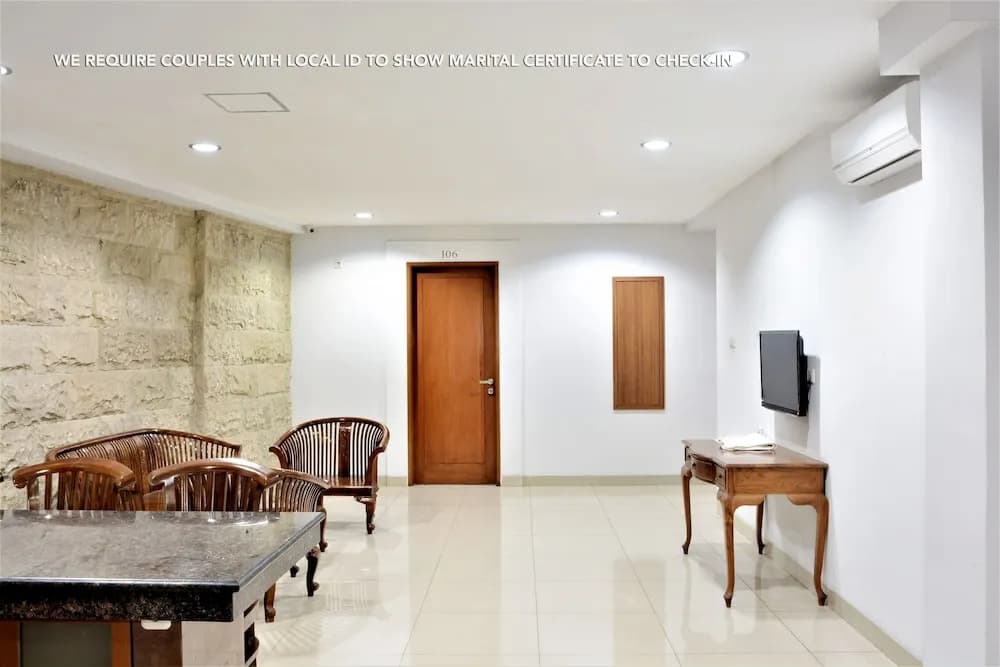 ZEN Rooms Basic near Cilandak Town Square - photo 10