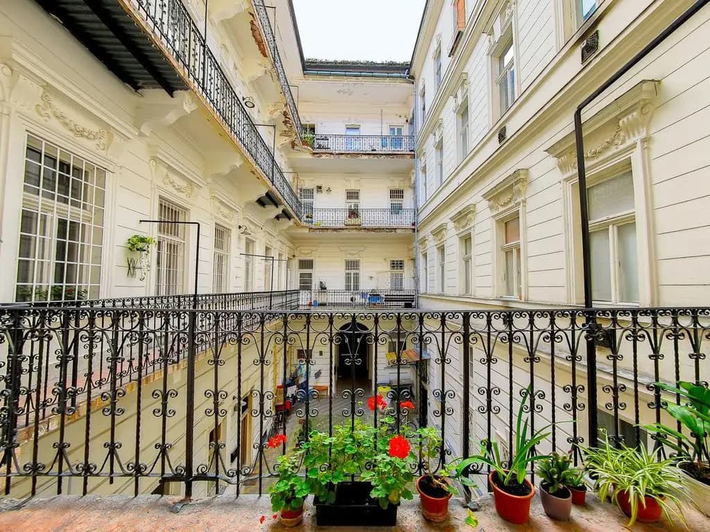 Kapital Inn Budapest - photo 1