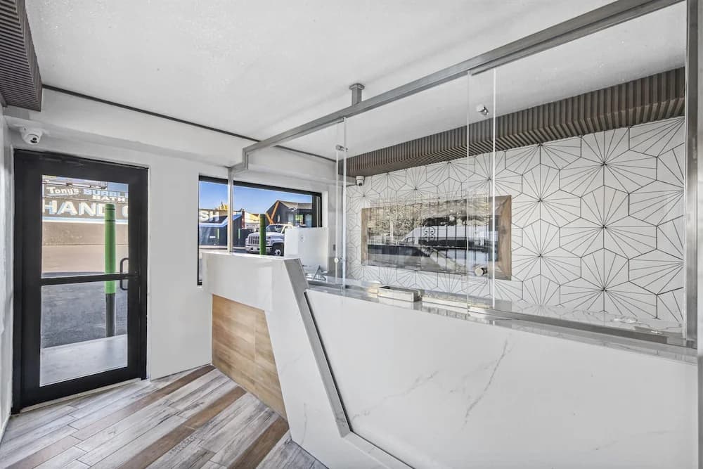 Hotel Opus Bronx - photo 5