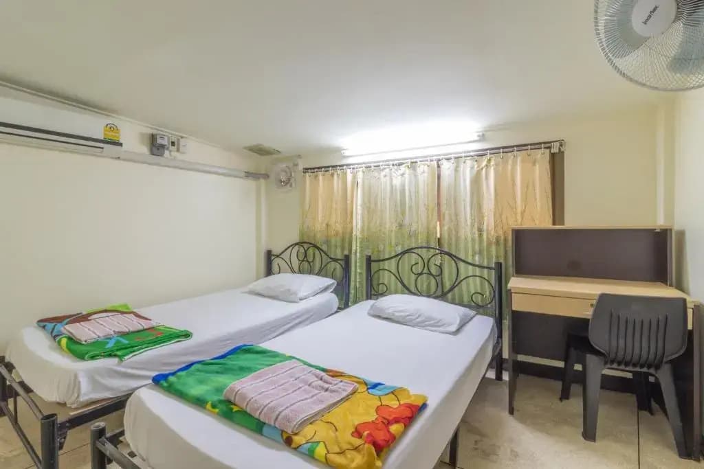 7 Holder Guesthouse - photo 6