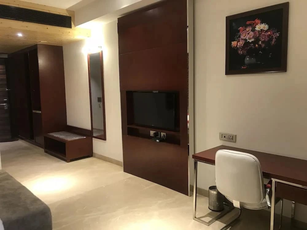 C Pearls Hotel  Banque by OYO Rooms - photo 6