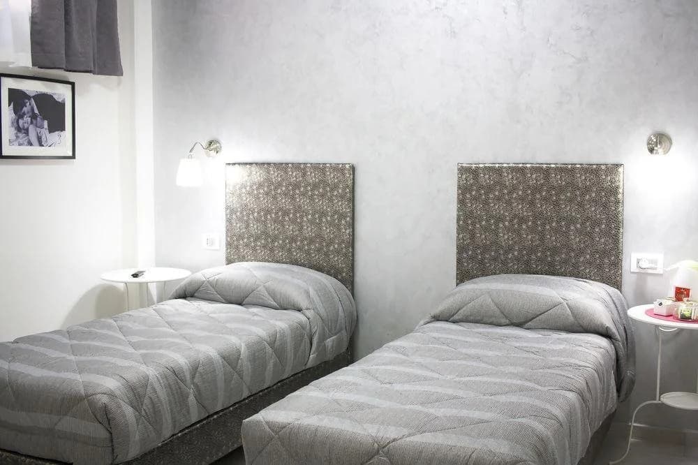 Titanus Guest House - photo 6