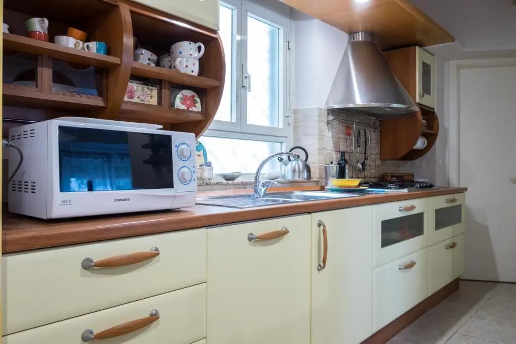 Glorioso Stylish Apartment - photo 14