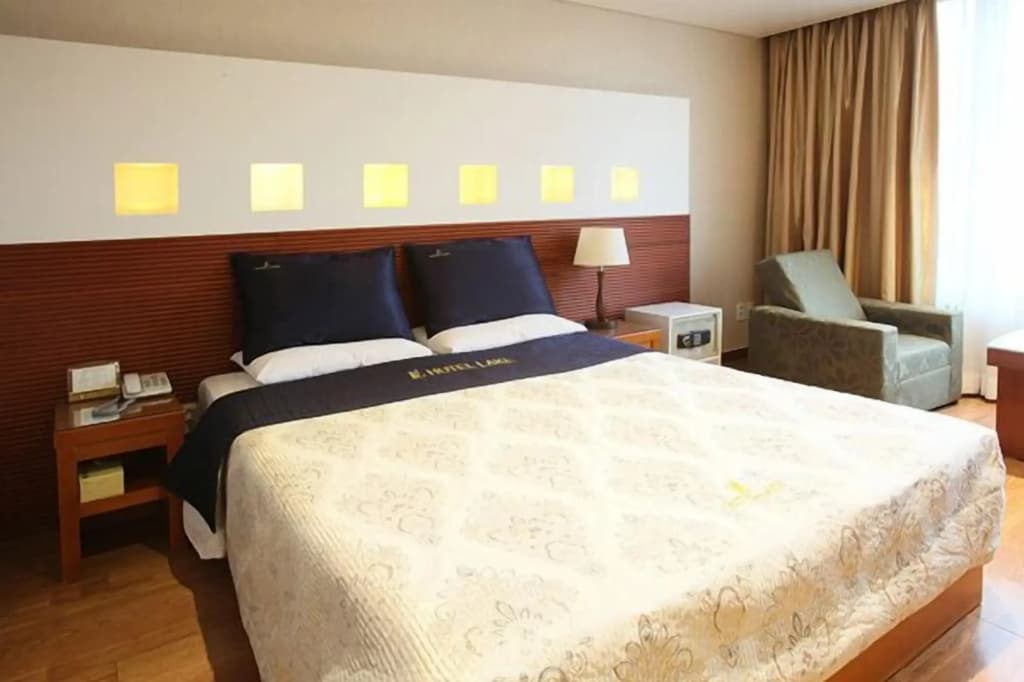 Hotel Lake - photo 4