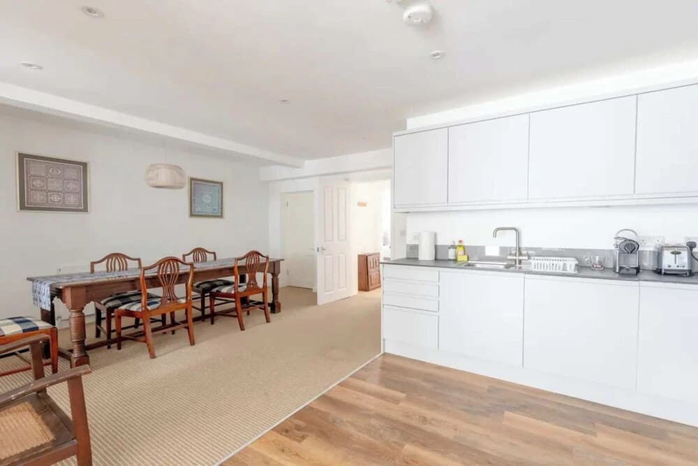 Beautifully Refurbished 2BD Flat- Clapham - photo 13