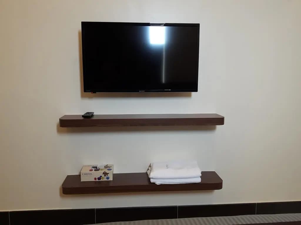 De Benz Inn - photo 2
