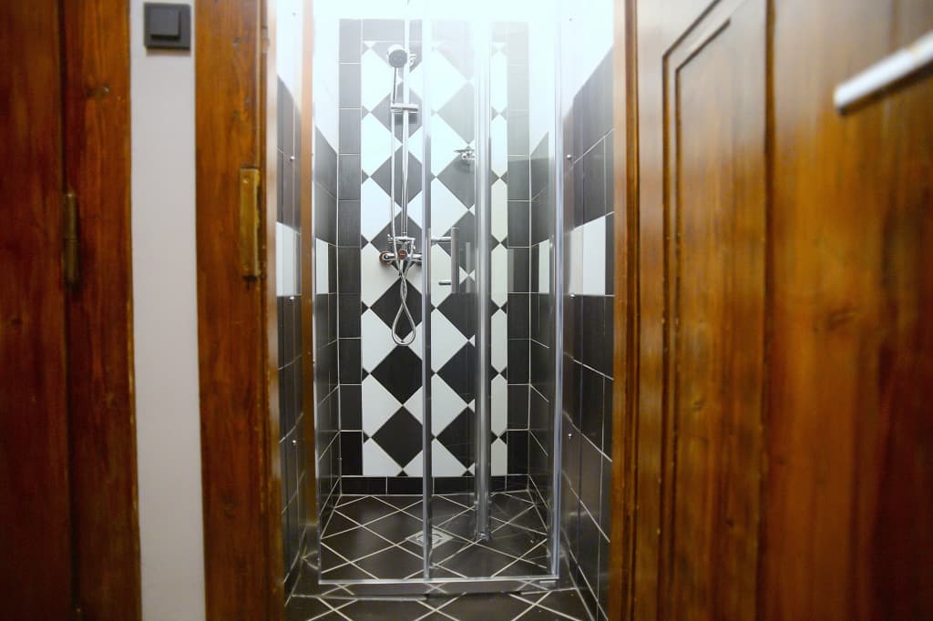Sir Toby's Hostel - photo 15