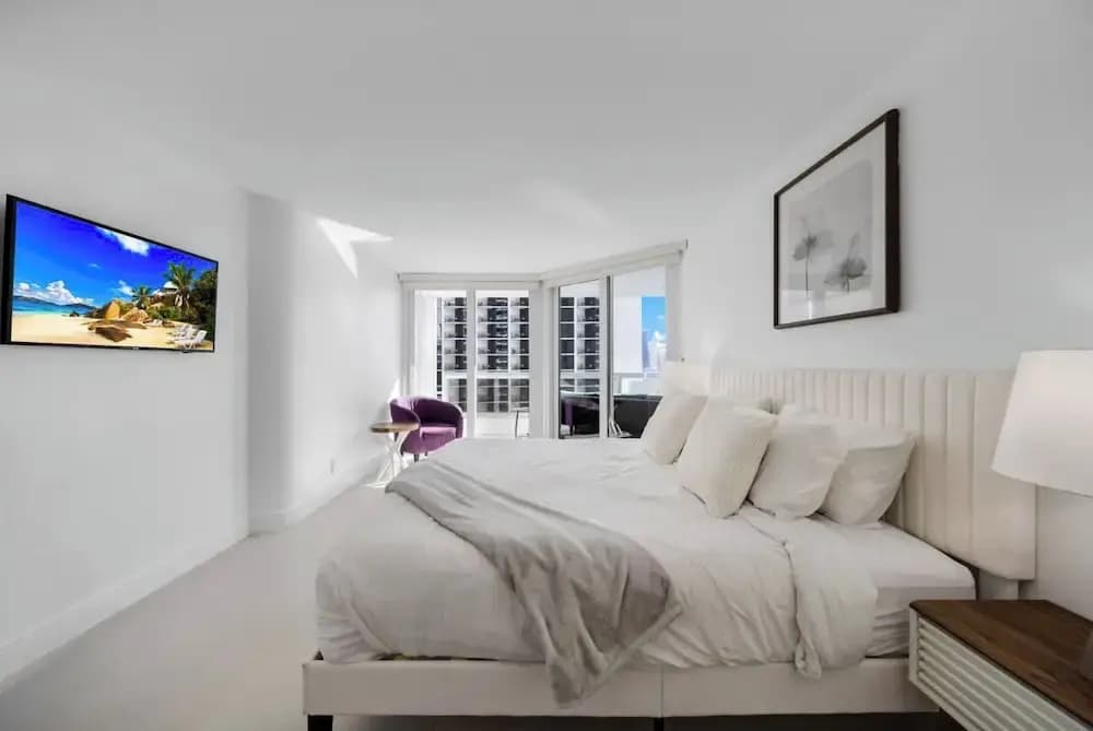 StayCozy Apartments at The Grand - photo 6