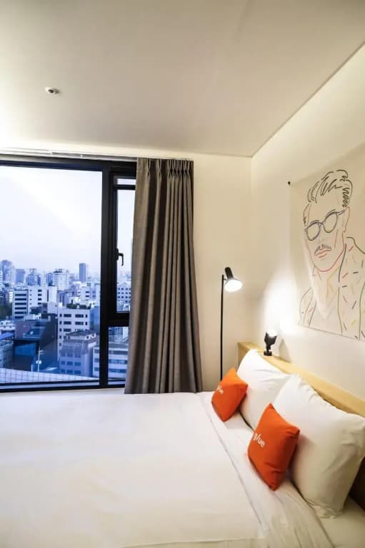 glue Hotel - photo 3
