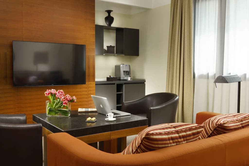 Milan Suite Hotel - photo 11