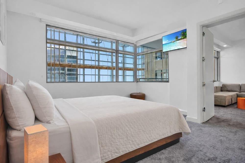 RS Suites - The AKA Residence - photo 16
