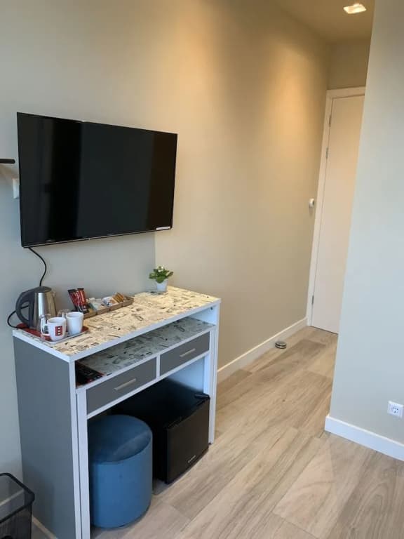 RoomWest - photo 16