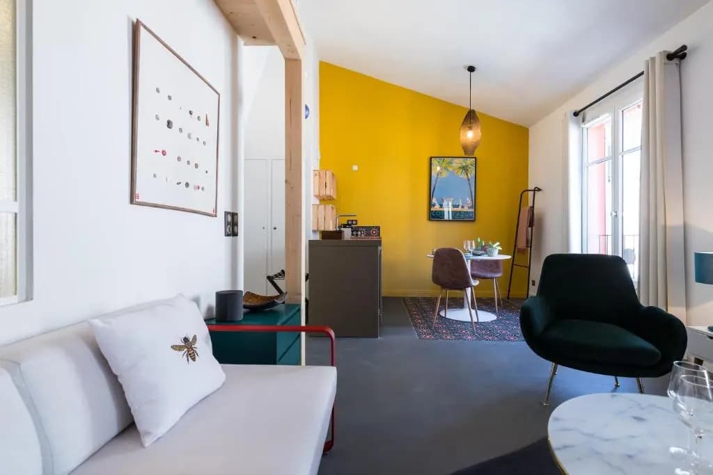 L'Abeille Boutique Apartments - photo 4