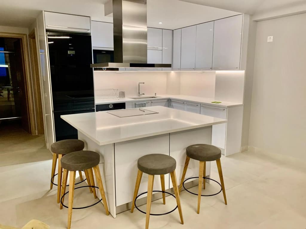 Fab New Flat in Central Athens w/ Acropolis Views - photo 3