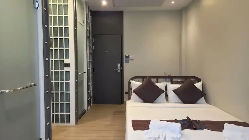 Warm Pillow Hotel Bangkok - photo 8
