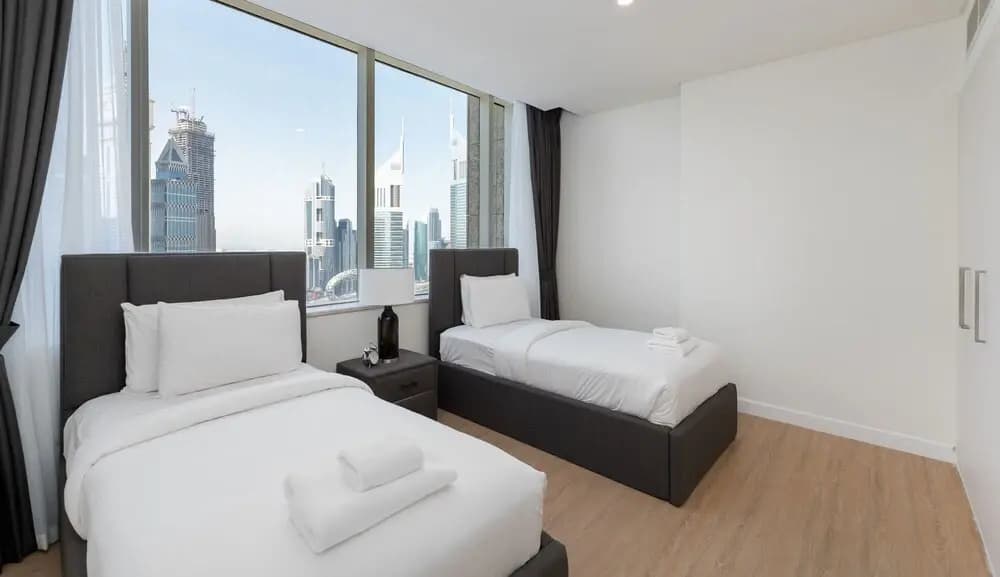 Pristine Difc 2BR w Pool Gym - photo 3