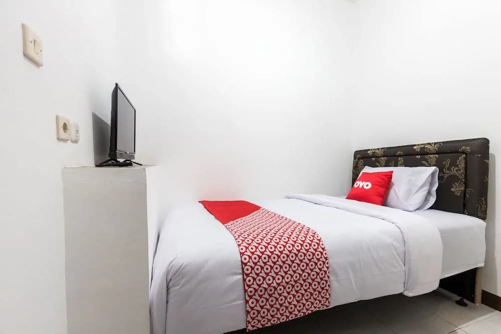OYO 1598 Feby Inn Near RS Gandaria - photo 5