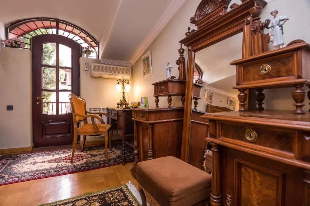 Lia's Guest House - photo 6