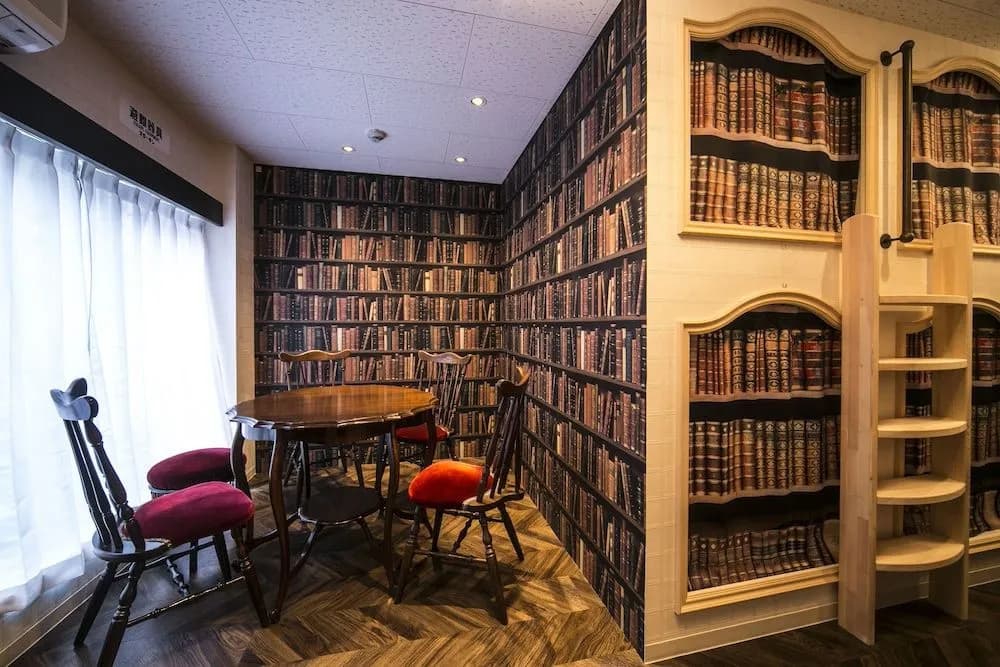 The Wardrobe Hostel Libreria - photo 11