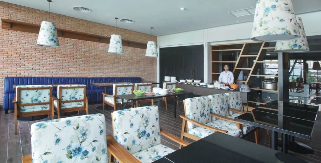 Cabin Hotel - photo 18