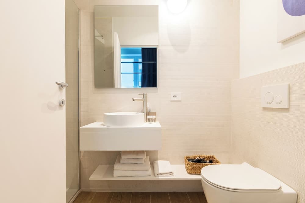 easyhomes - City Centre Suites - photo 9
