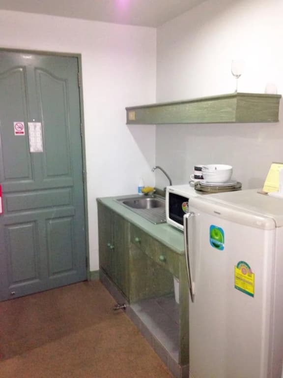 Lee Place Hotel - photo 14