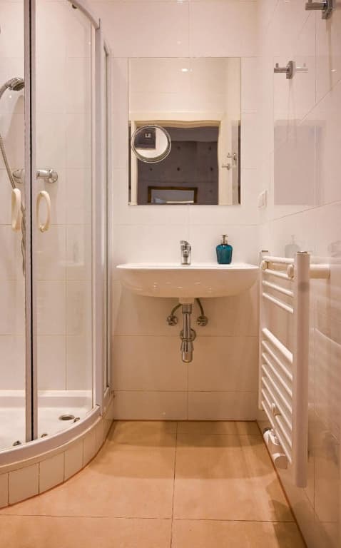 Bright Apartment Mariahilf - photo 9