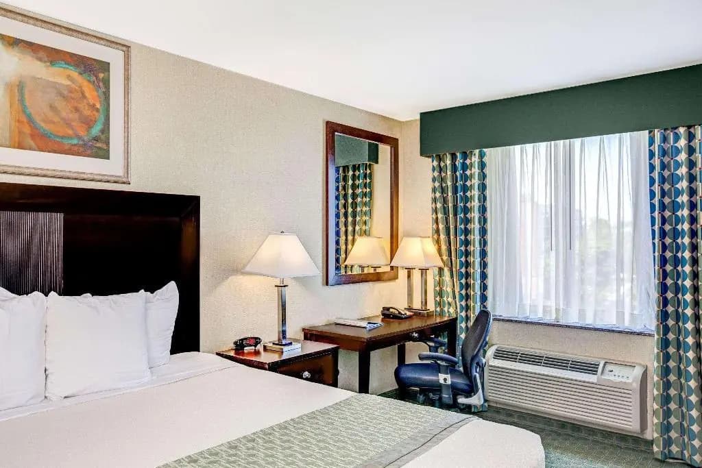 Ramada by Wyndham Jamaica/Queens - photo 12
