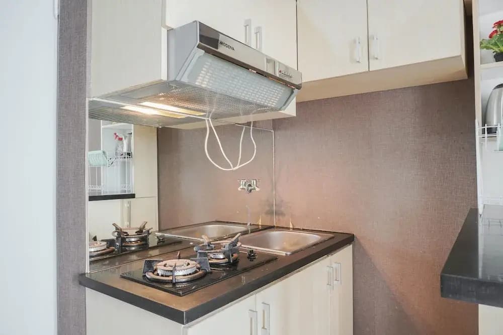 Comfort Living 2Br at Green Pramuka City Apartment - photo 16