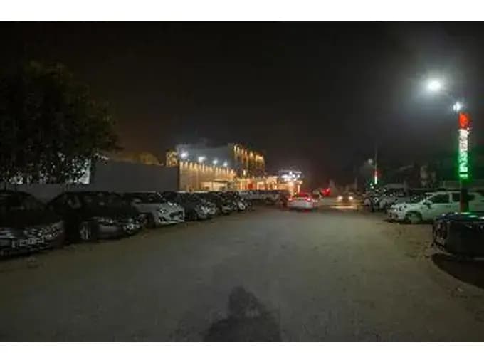 Hotel Luxe Opera NH8 – 7km from IGI Airport Delhi - photo 14