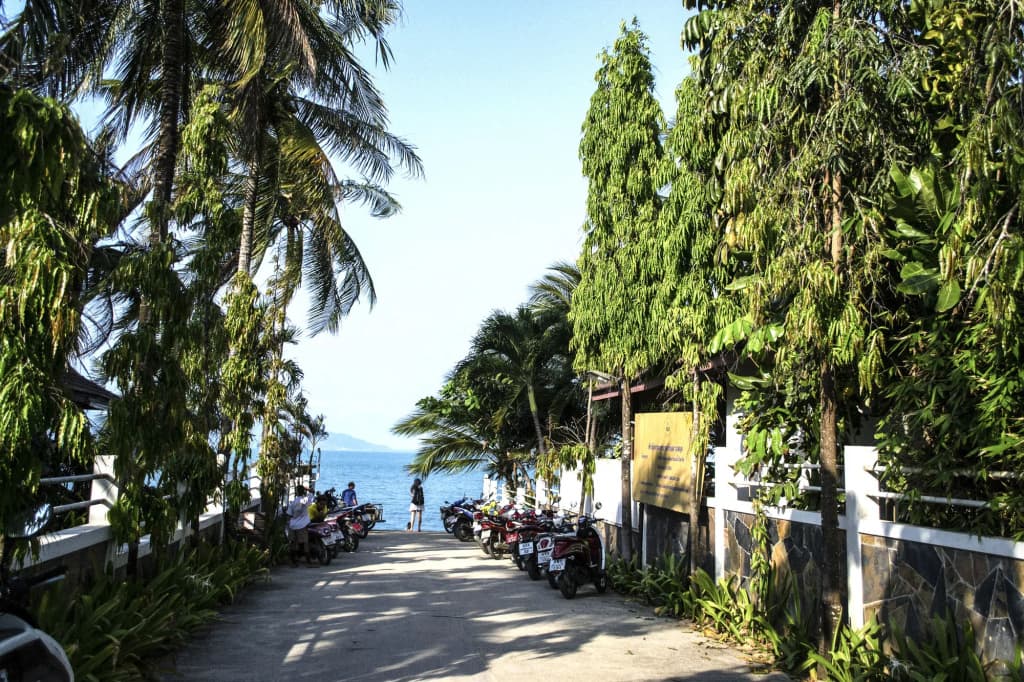 Maenam Bay Resort - photo 18
