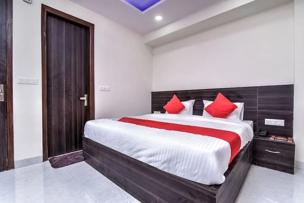 OYO 24236 Q Hotel - photo 15