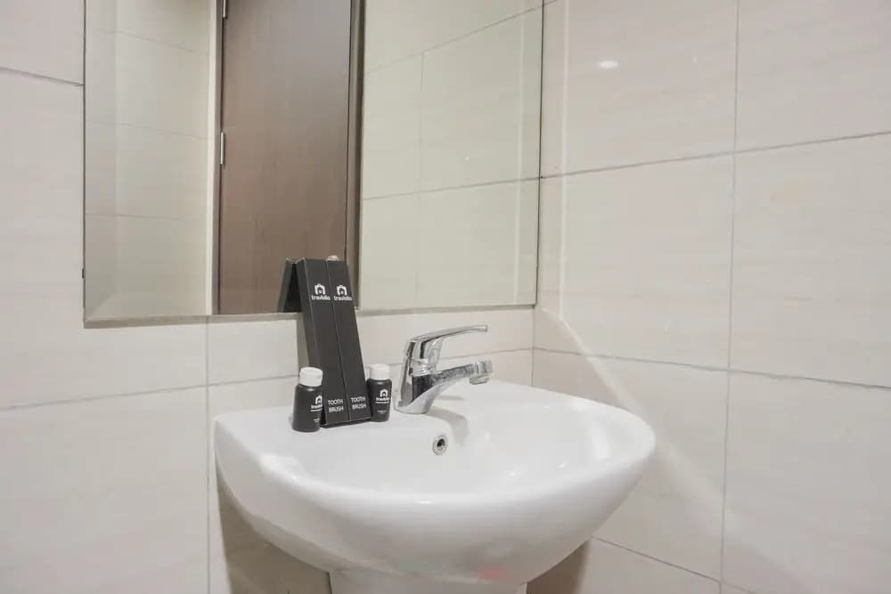 Minimalist and Comfort Studio at Ciputra International Apartment - photo 6